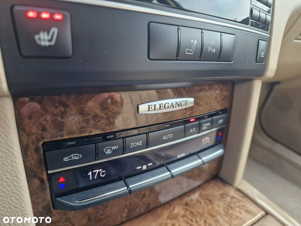 Mercedes-Benz Klasa E 250 BlueEFFICIENCY 7G-TRONIC Elegance - 31