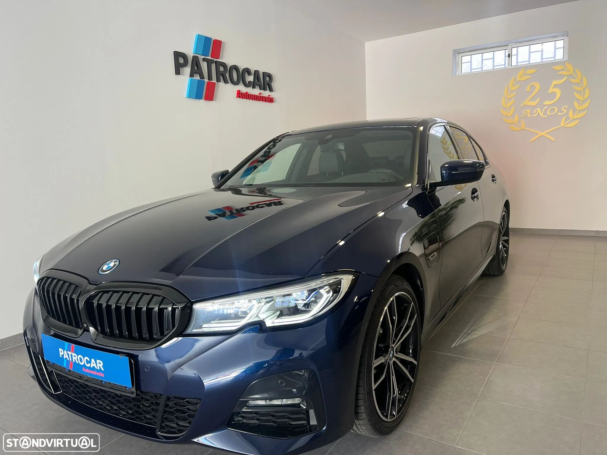 BMW 330 e Pack Desportivo M Auto - 1