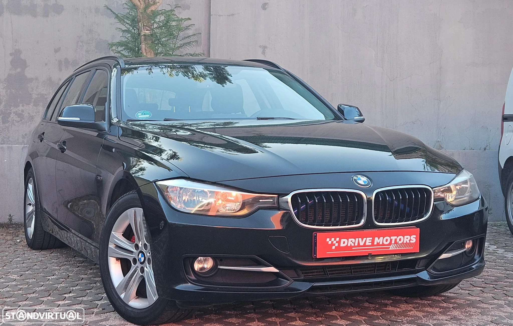 BMW 320 d DPF Touring Edition Sport - 3