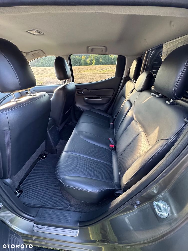 Mitsubishi L200 2.4 d DC Instyle Premiere Edition - 14