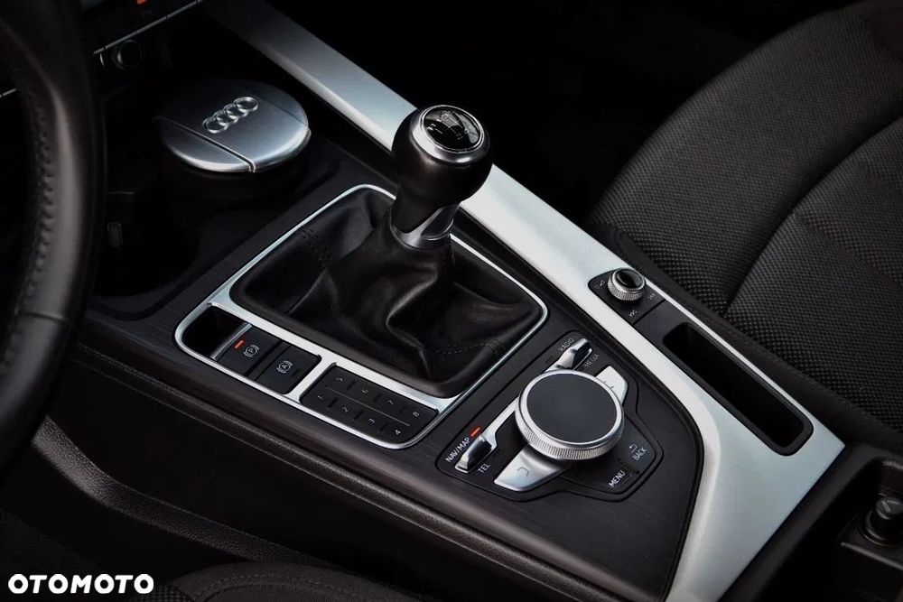 Audi A4 Limousine 2.0 TFSI ultra Design - 16