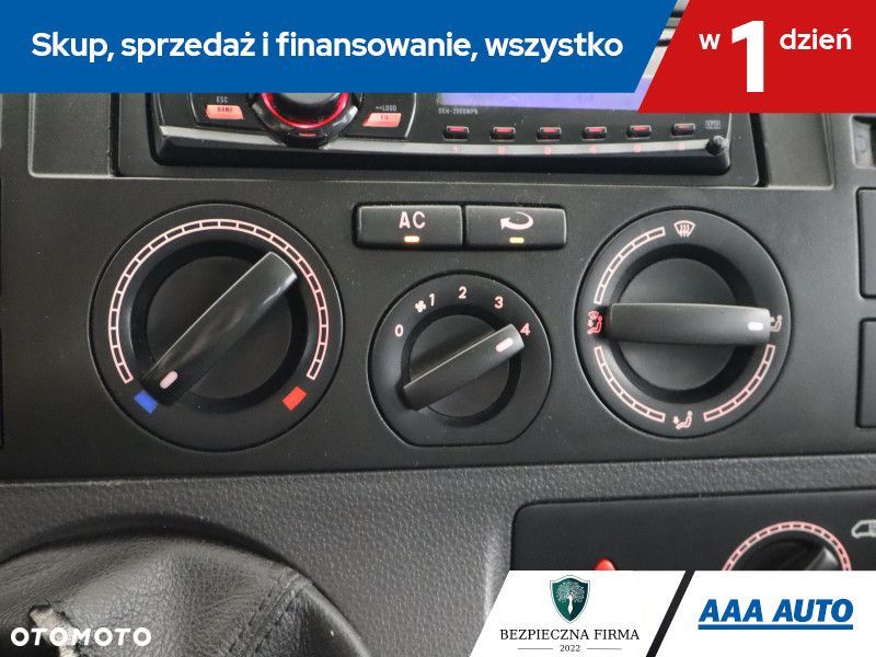 Volkswagen Transporter - 18