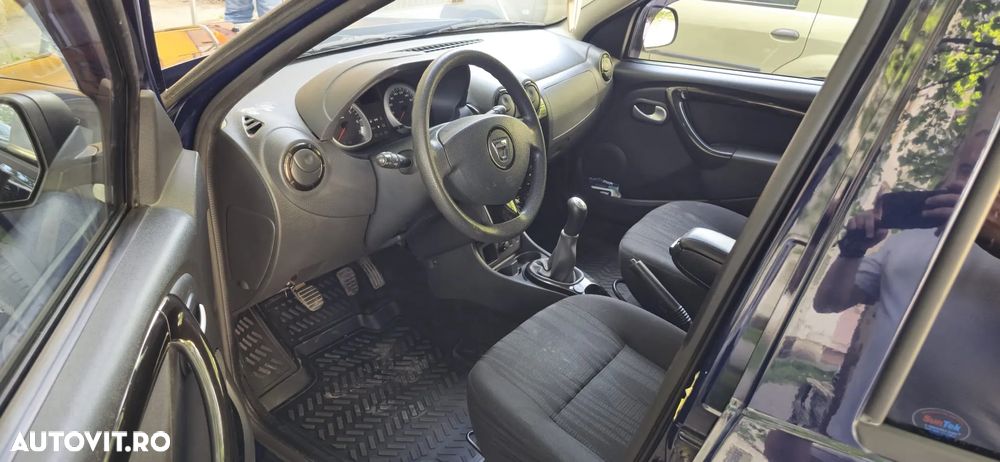 Dacia Duster 1.6 4x2 Laureate - 12