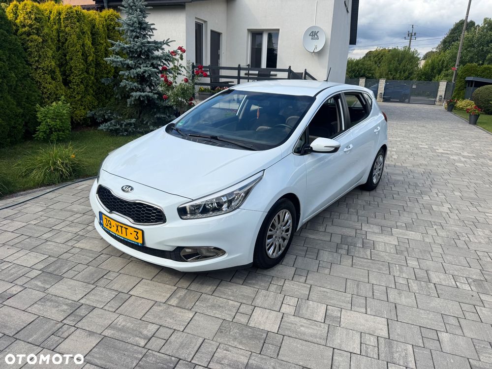 Kia Ceed 1.6 GDI Platinum Edition - 25