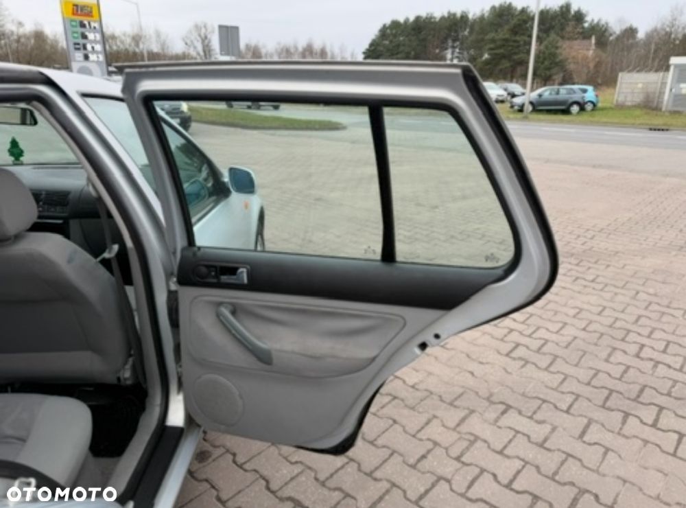 Volkswagen Golf 1.6 - 18