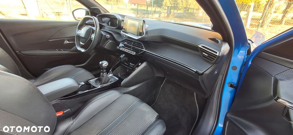 Peugeot 208 PureTech 100 GT - 12