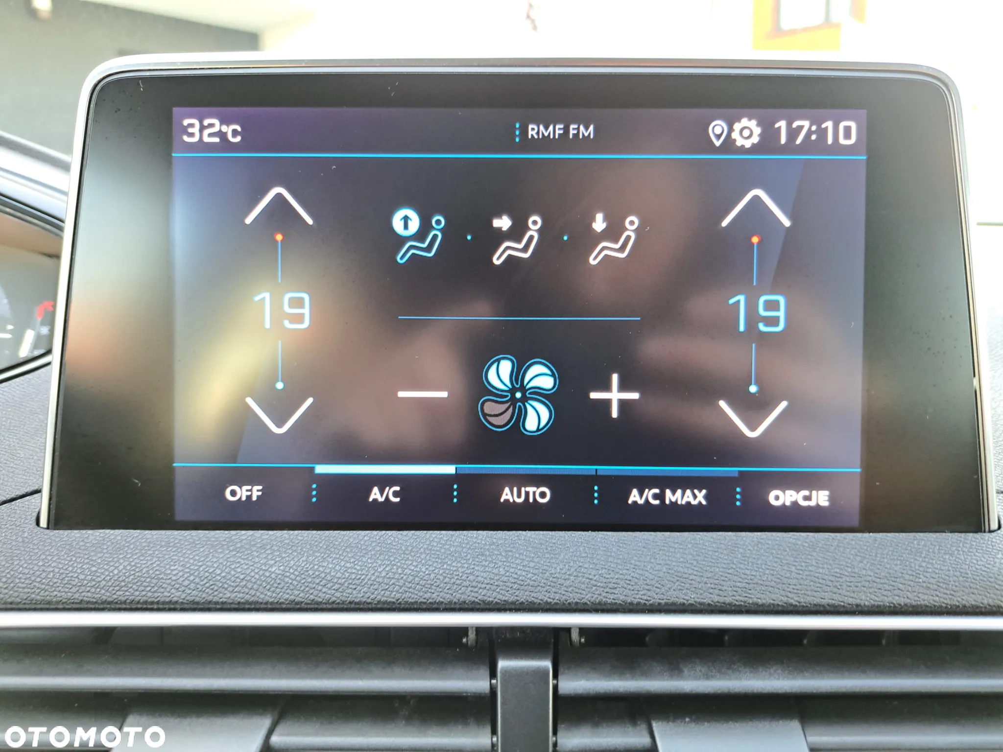 Peugeot 3008 1.5 BlueHDi Allure S&S EAT8 - 22
