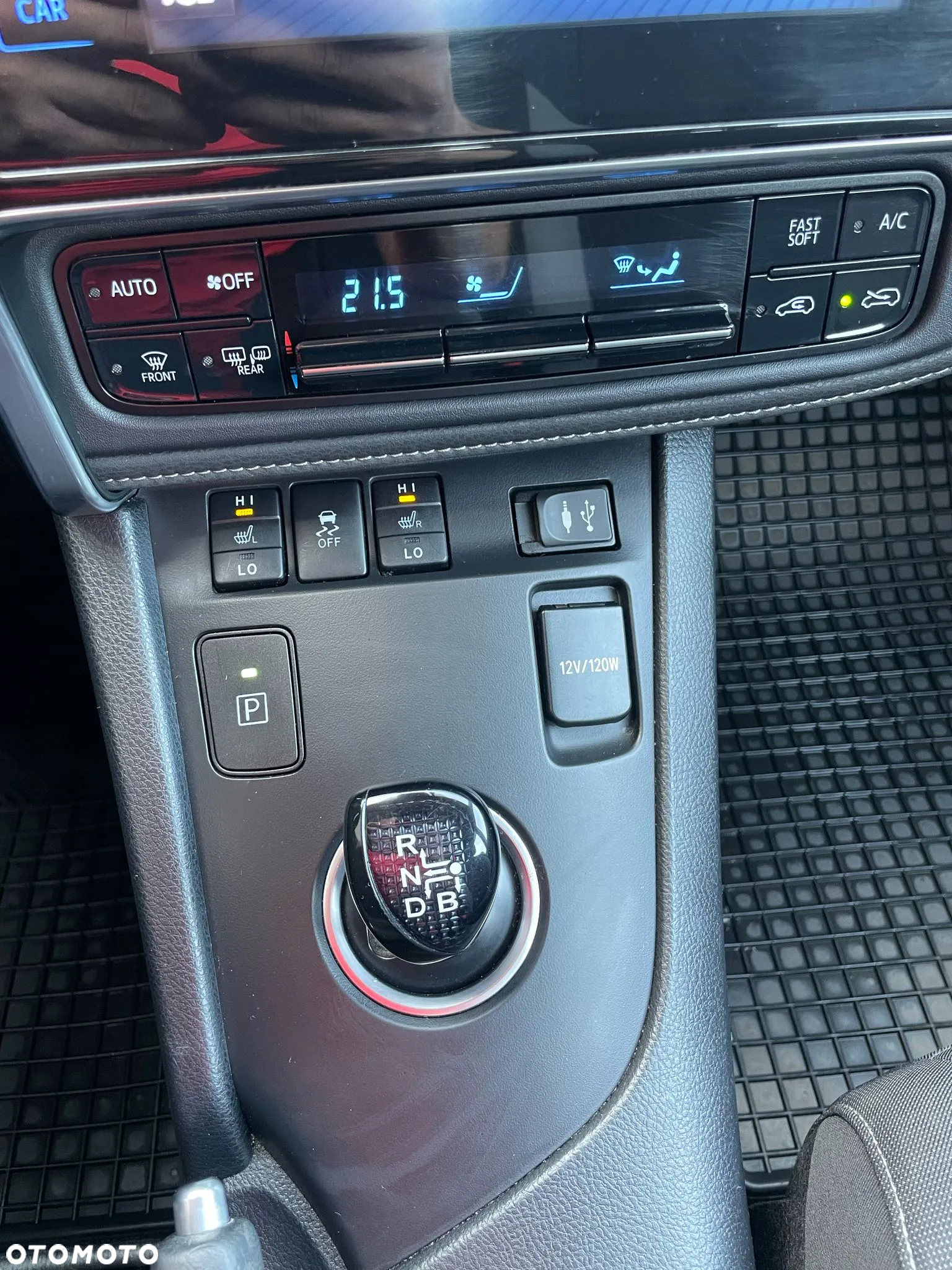 Toyota Auris Hybrid 135 Premium - 31