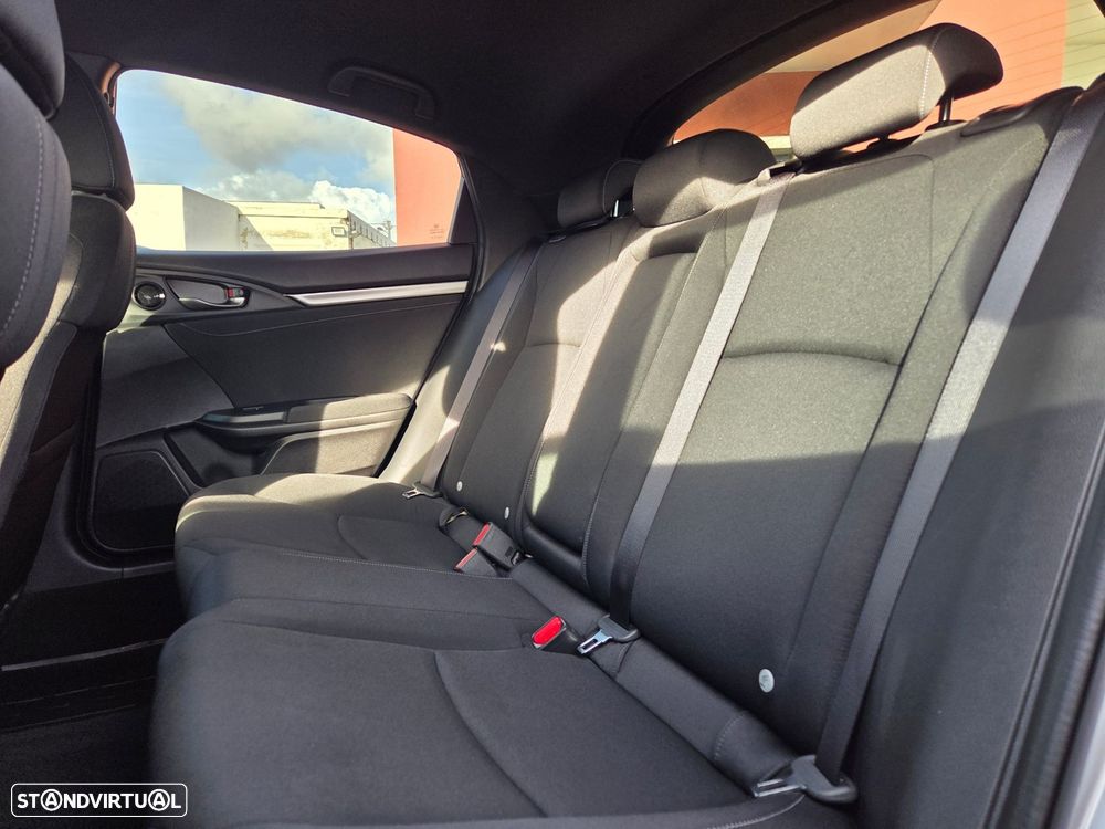 Honda Civic 1.0 i-VTEC Executive - 32