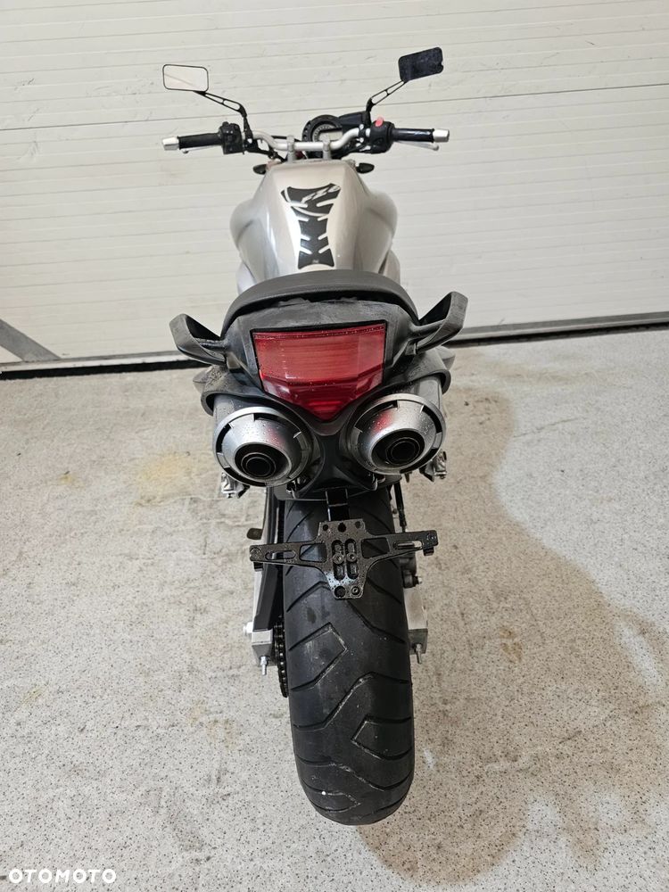Yamaha FZ - 28