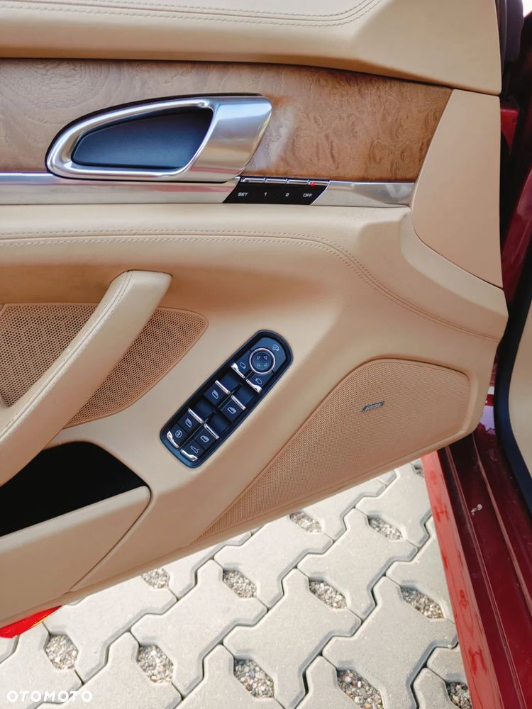 Porsche Panamera 4S - 29