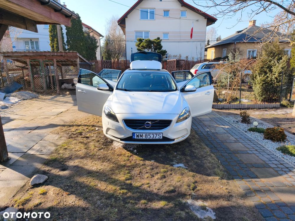 Volvo V40 D4 Drive-E Ocean Race - 12