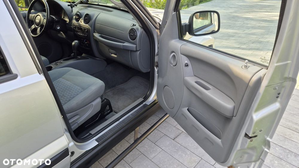 Jeep Liberty - 9