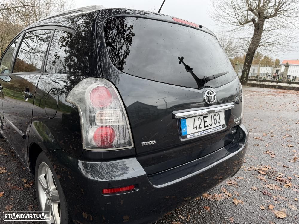 Toyota Corolla Verso 2.2 D-4D High Pack - 13