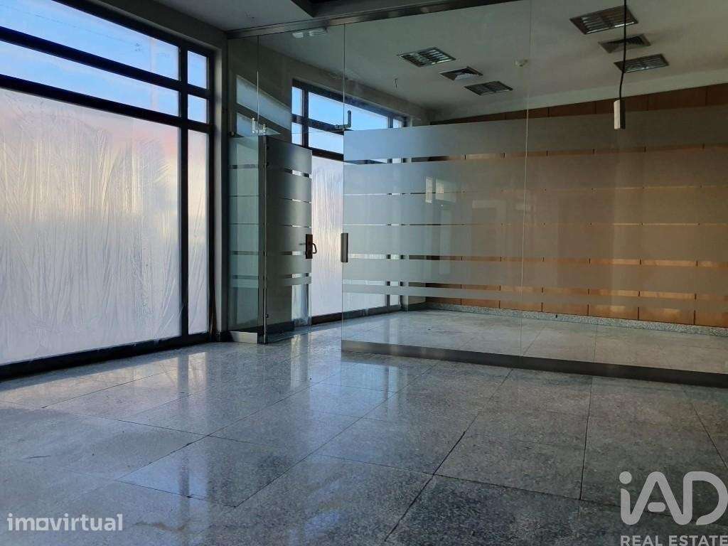 Loja / Estabelecimento Comercial em Samora Correia de 220,00 m2 - Grande imagem: 4/9