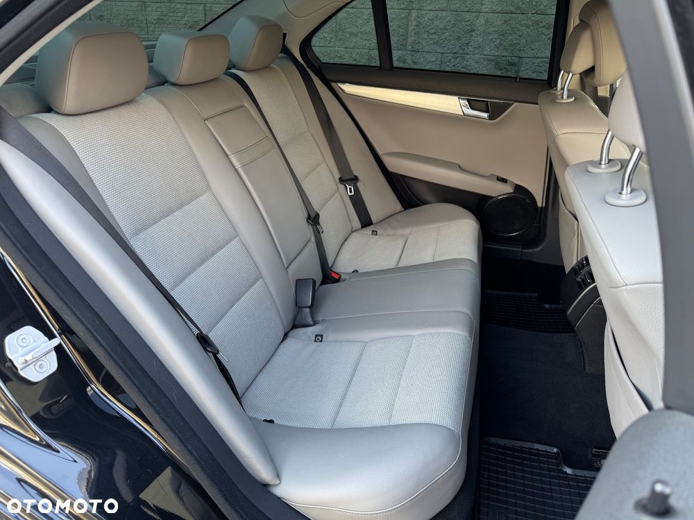 Mercedes-Benz Klasa C 180 Kompressor Avantgarde - 24