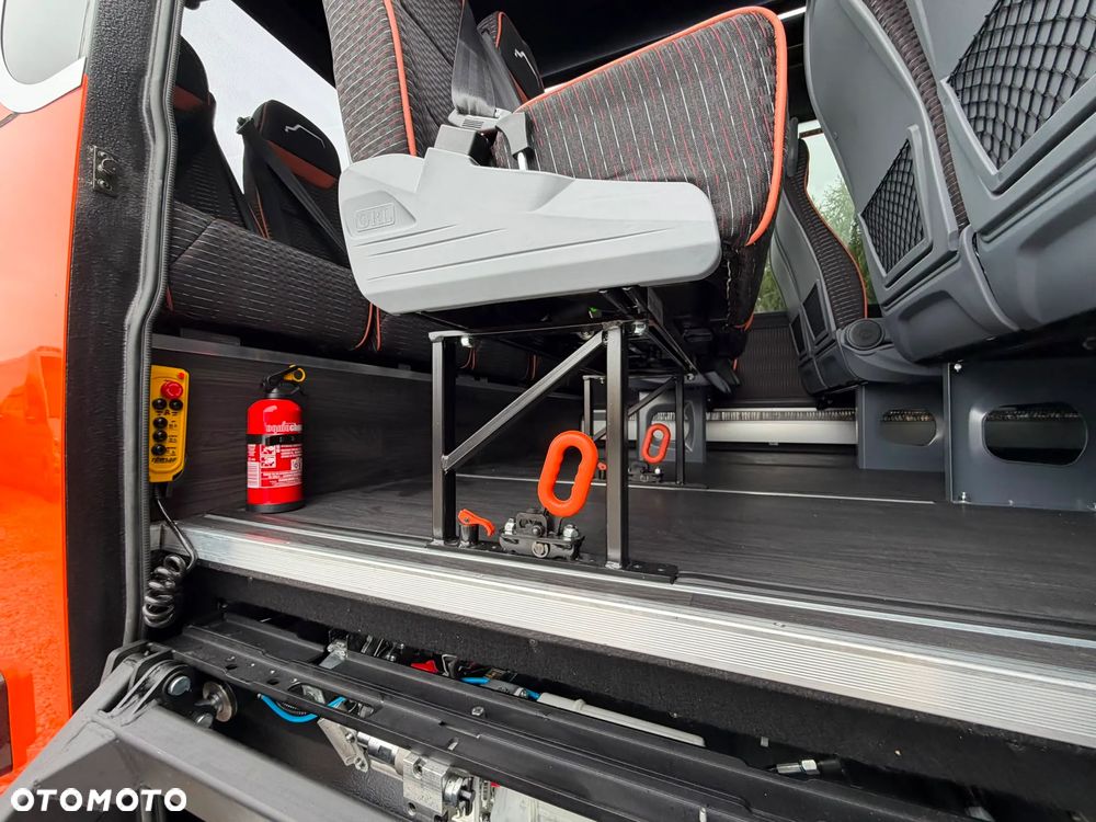 Mercedes-Benz Sprinter 519 - 24