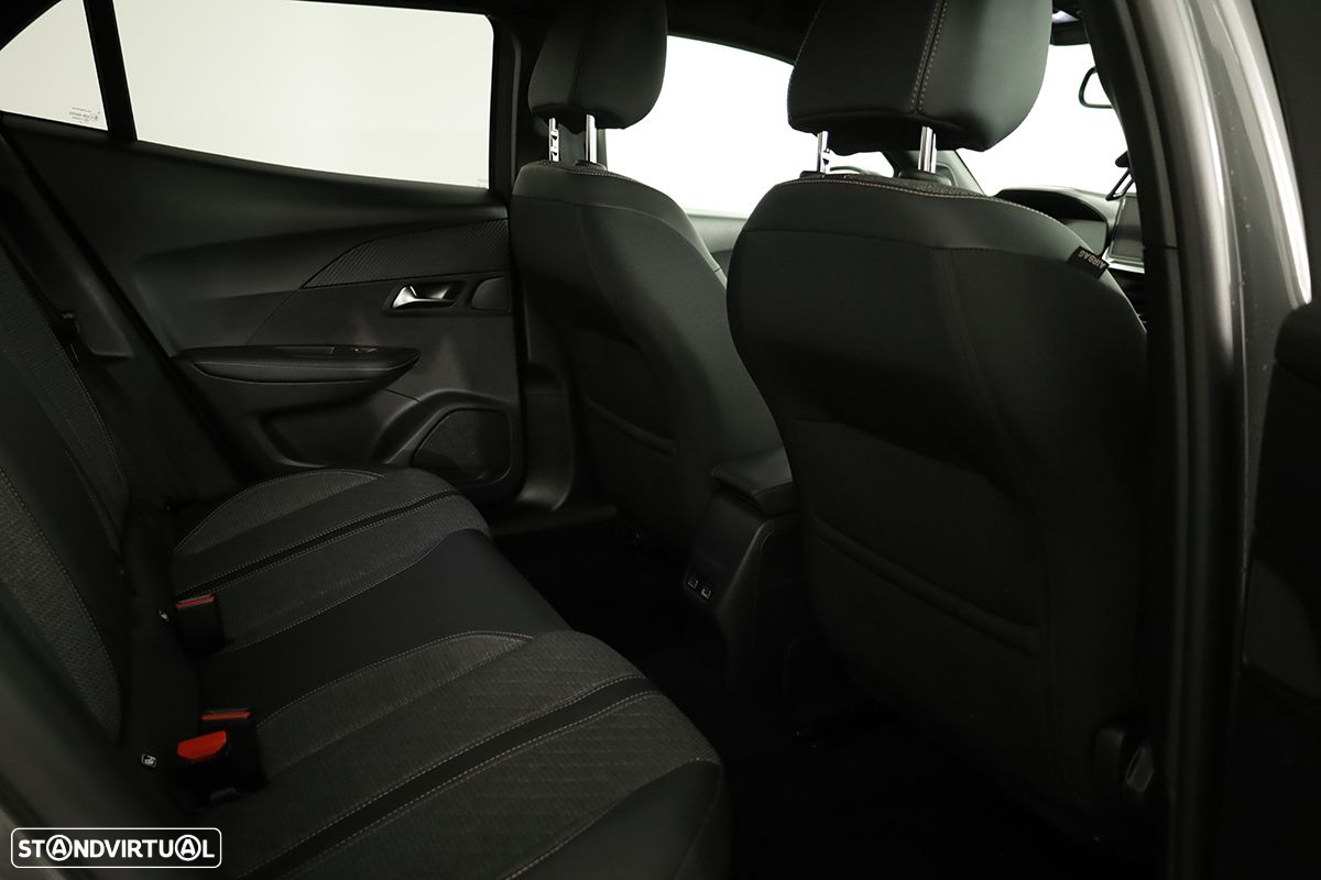 Peugeot 2008 1.2 PureTech Allure - 22
