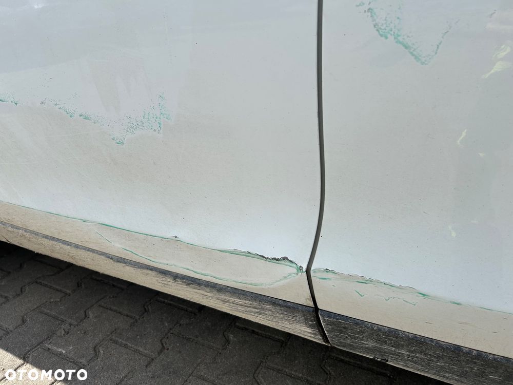 Land Rover Discovery Sport - 32