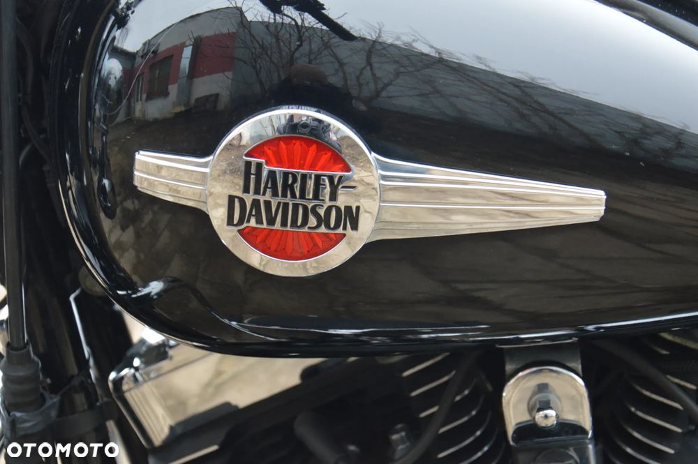 Harley-Davidson Softail Heritage Classic - 12