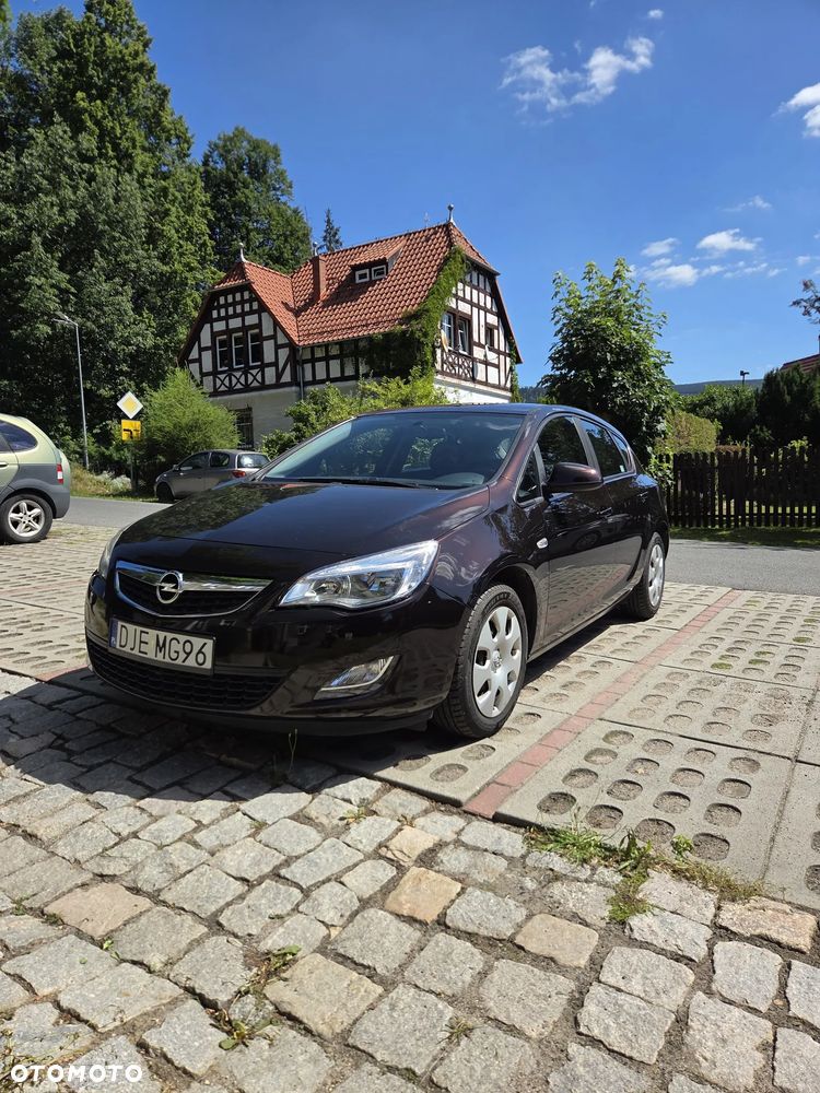 Opel Astra 1.6 Enjoy - 1