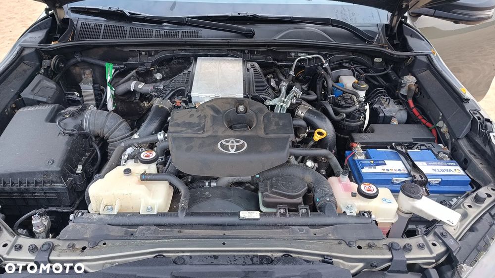 Toyota Hilux 2.8 D-4D Double Cab Invincible Sport 4x4 - 38