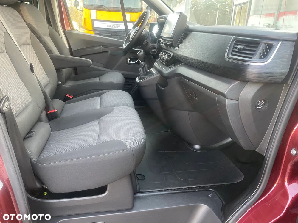 Renault Trafic 2.0 dCi EDC - 9