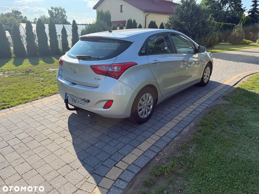 Hyundai i30 1.6 D Classic + - 9