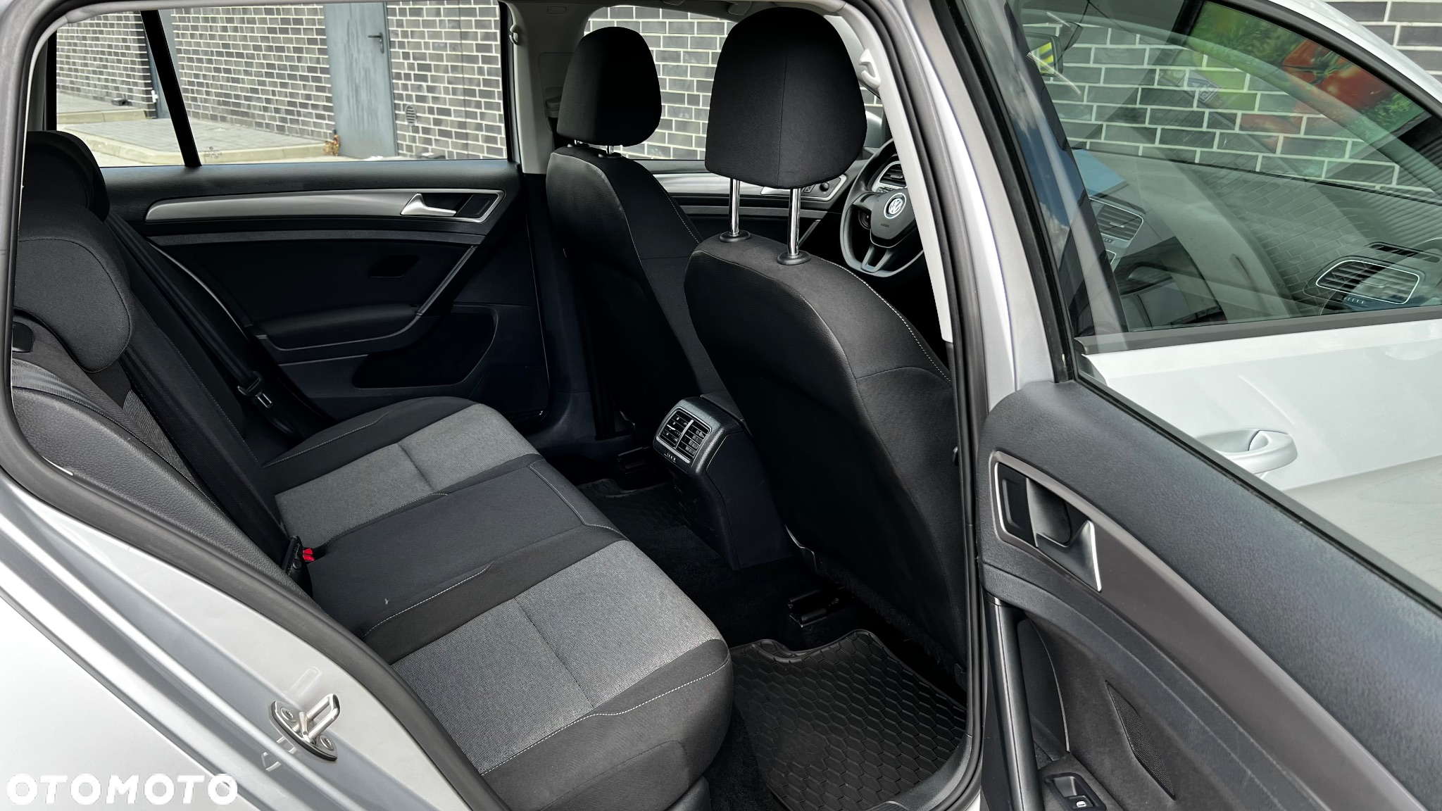 Volkswagen Golf 1.6 TDI BlueMotion Technology Trendline - 27