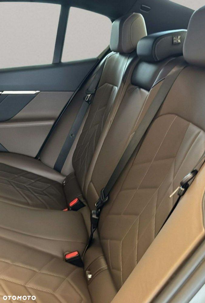 BMW Seria 5 - 11