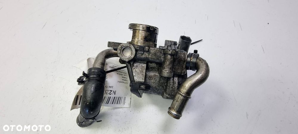 ZAWÓR EGR VOLKSWAGEN PASSAT B8 04L131501RV110 - 2