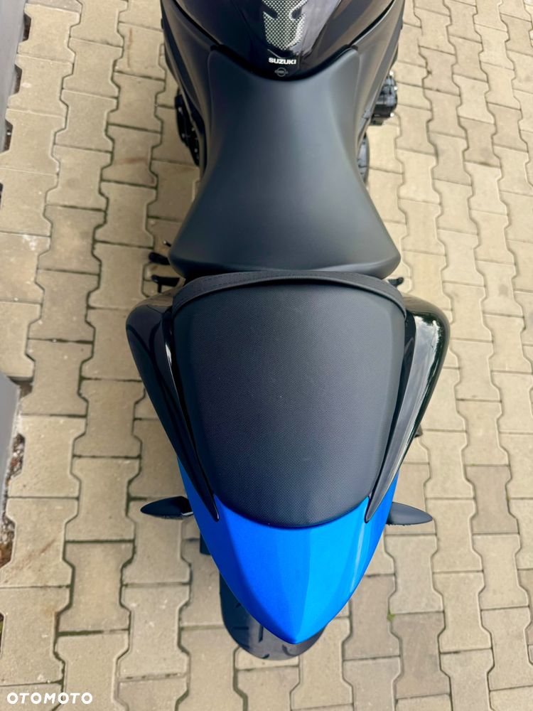 Suzuki GSX - 19