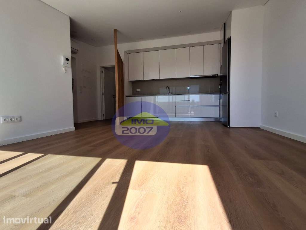 Apartamento T1=T2 RECUADO + Arrumo + Garagem Fechada - Espinho - Grande imagem: 4/25