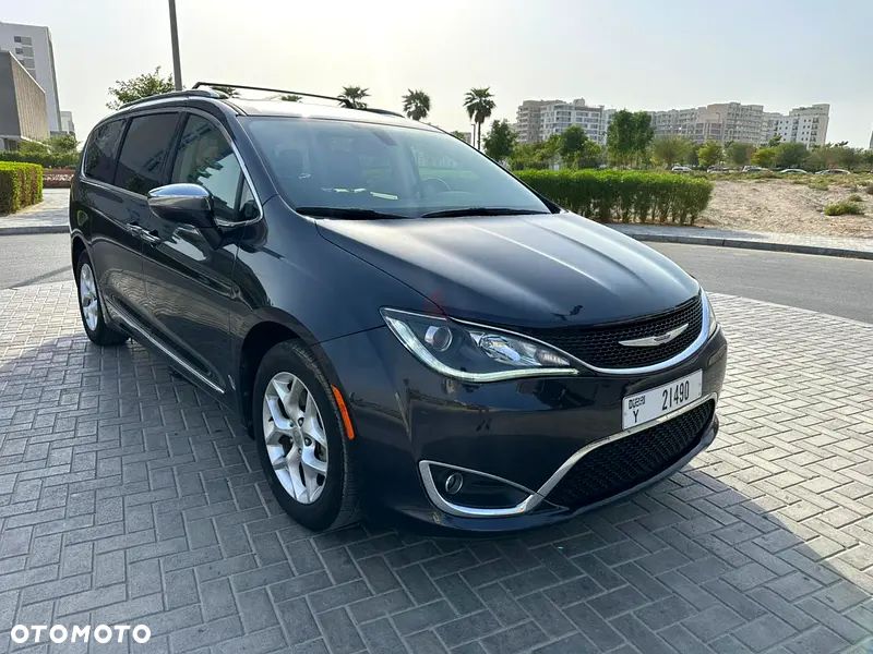 Chrysler Pacifica - 3