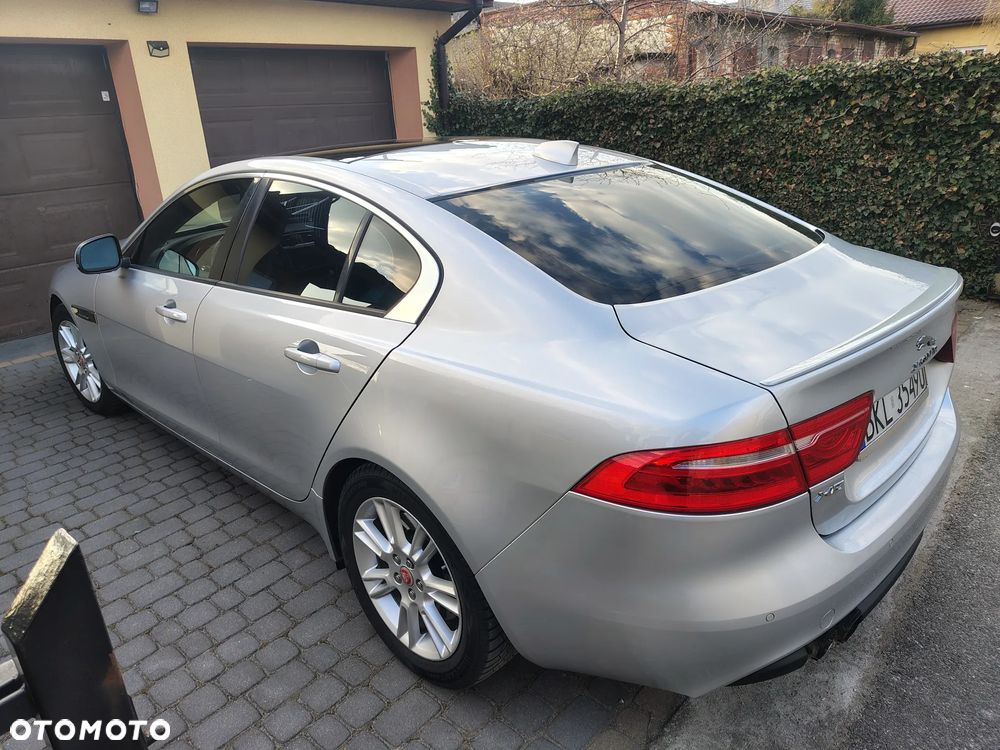 Jaguar XE - 5