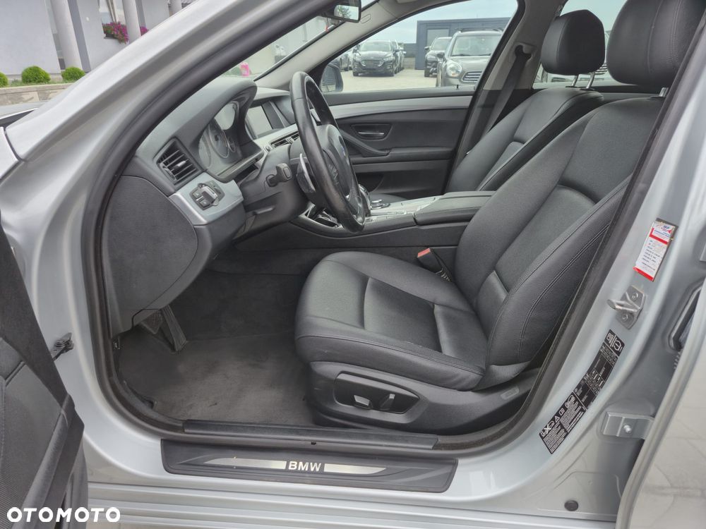 BMW Seria 5 525d xDrive Luxury Line - 16