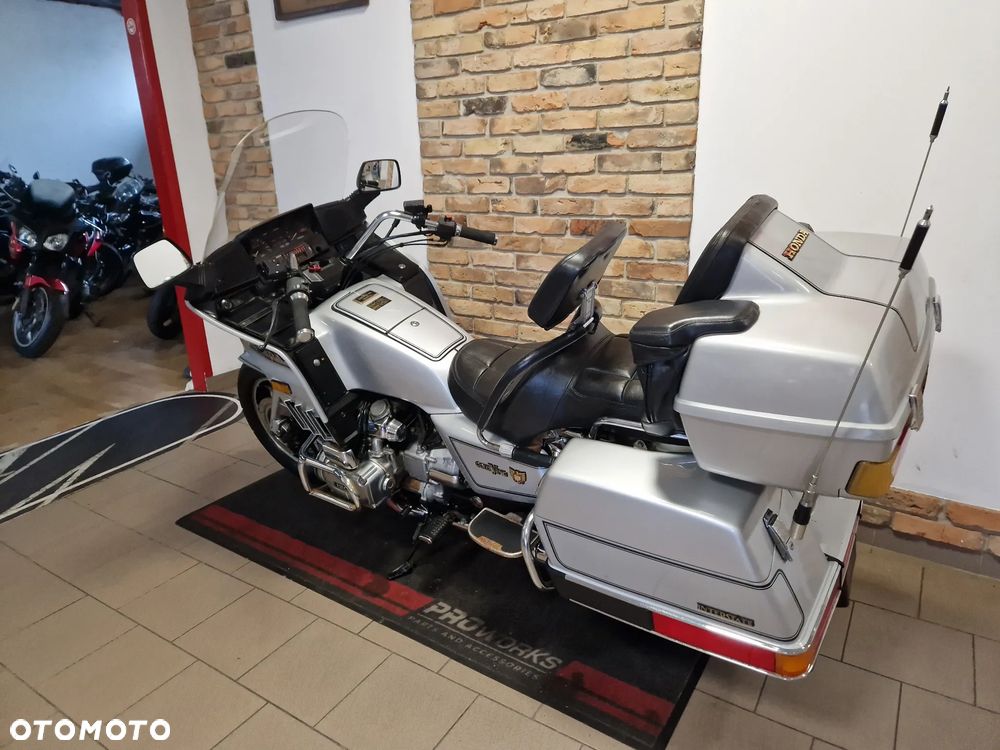 Honda GL - 8