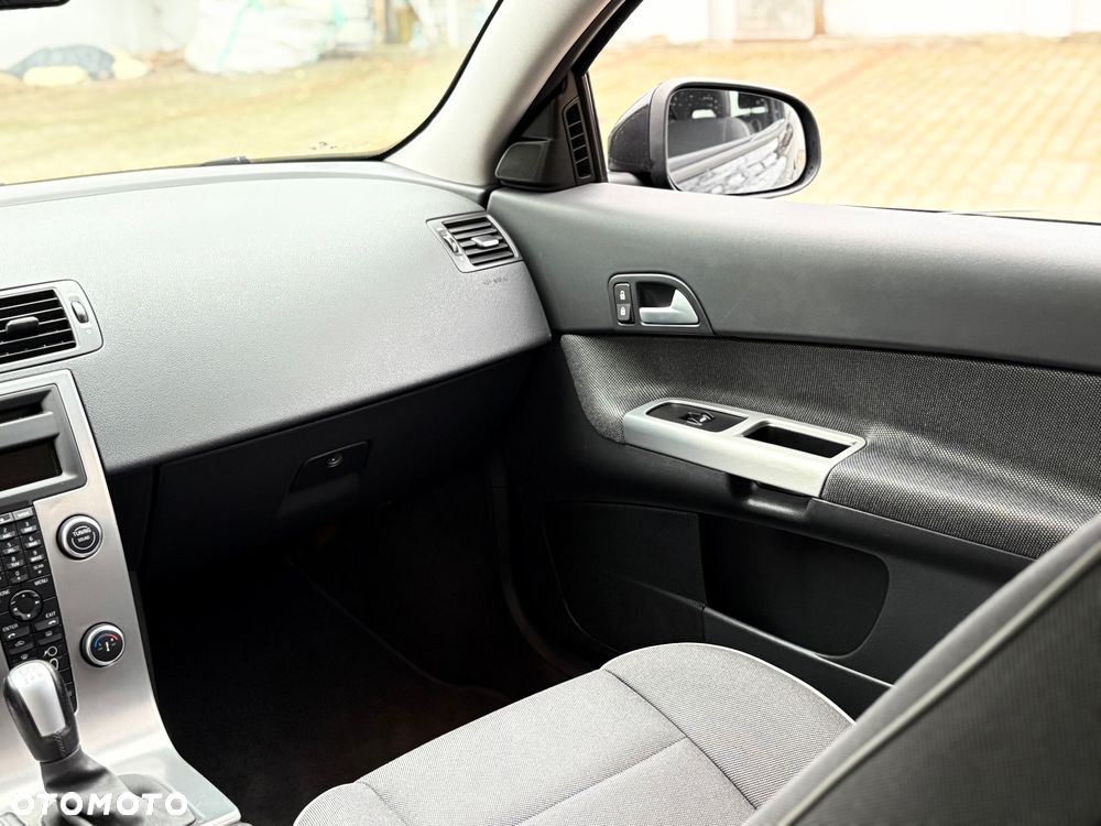 Volvo C30 1.8 Momentum - 33