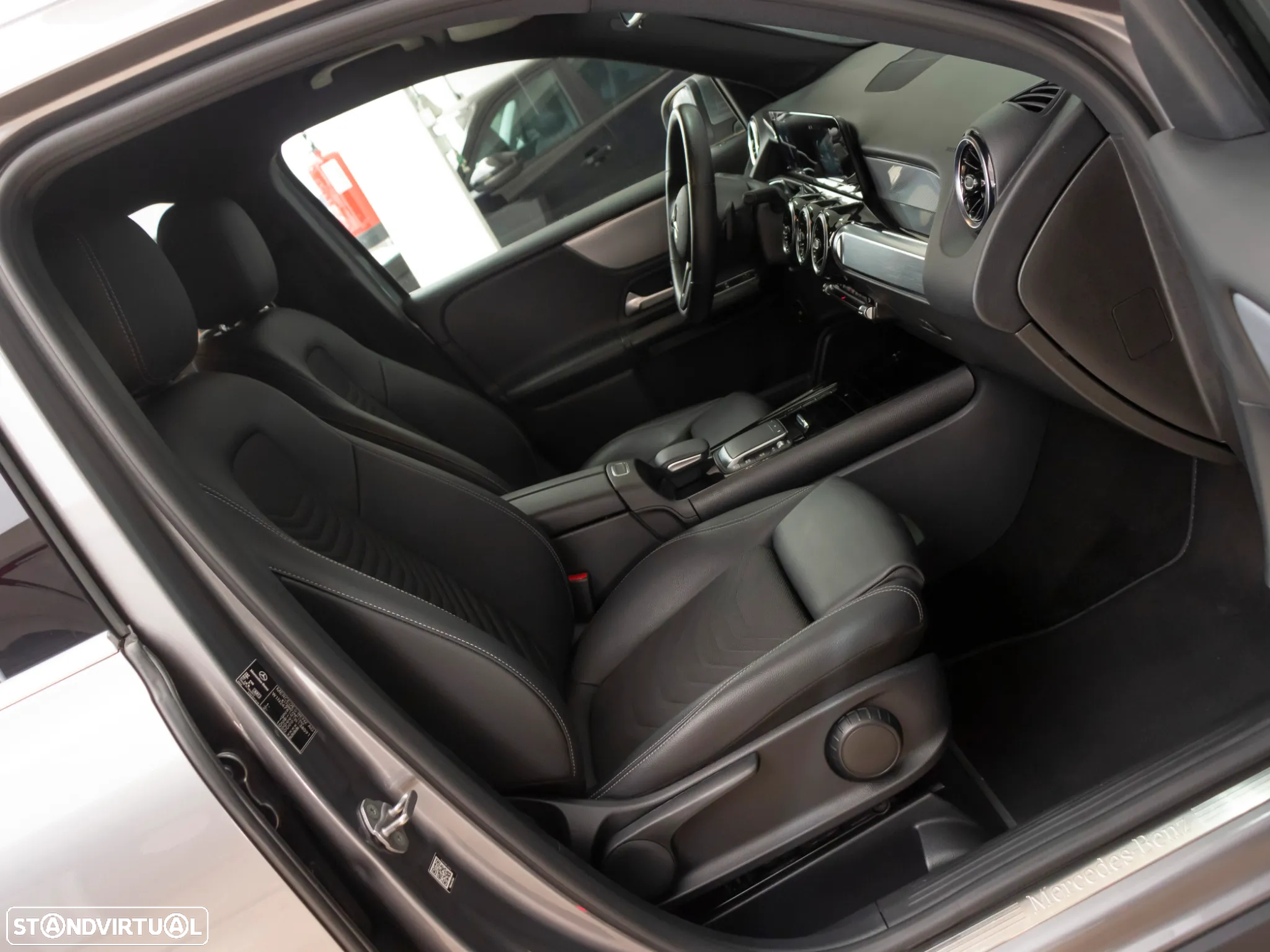 Mercedes-Benz GLB 180 d Style - 14