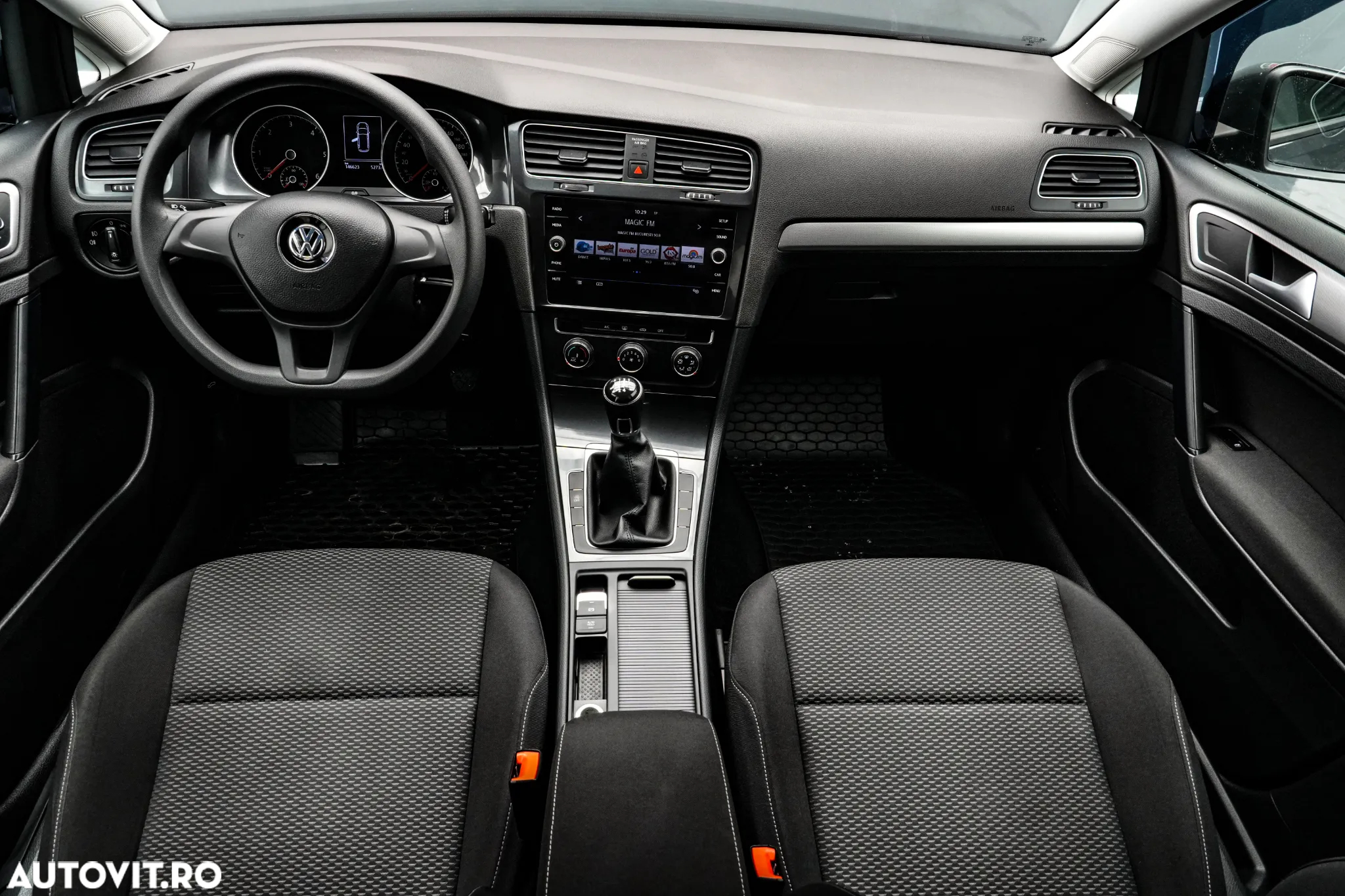 Volkswagen Golf 1.6 TDI Comfortline - 8