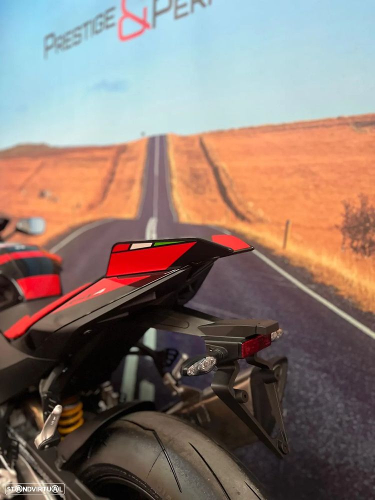 Aprilia RSV 4 FACTORY 2025 - 15