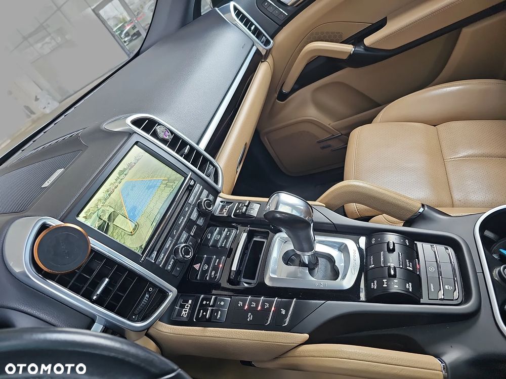 Porsche Cayenne - 19