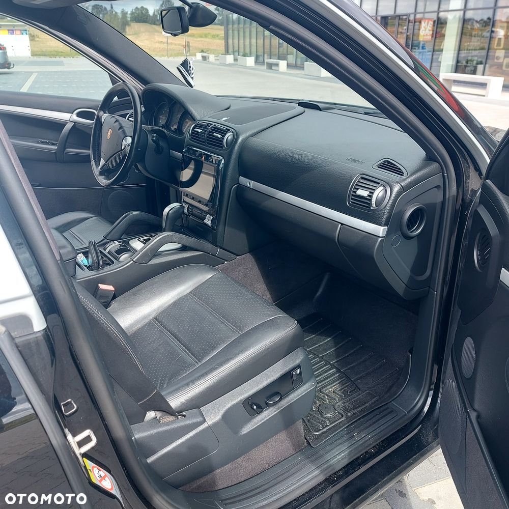 Porsche Cayenne - 12