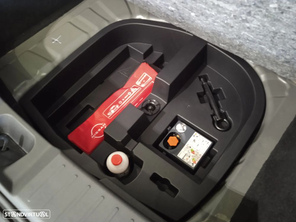 Nissan Juke 1.0 DIG-T N-Design C.Two Tone S.DCT - 39