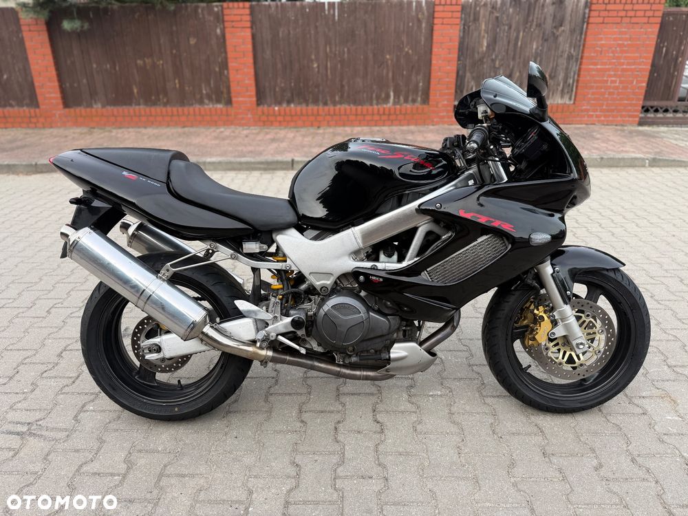 Honda VTR - 11