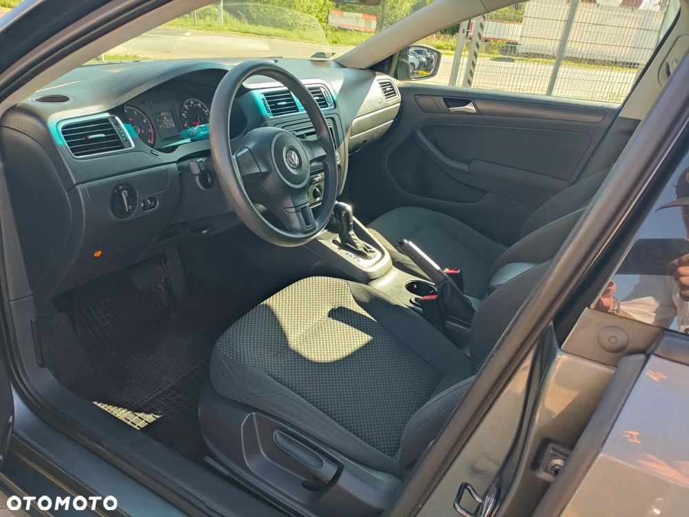 Volkswagen Jetta - 17