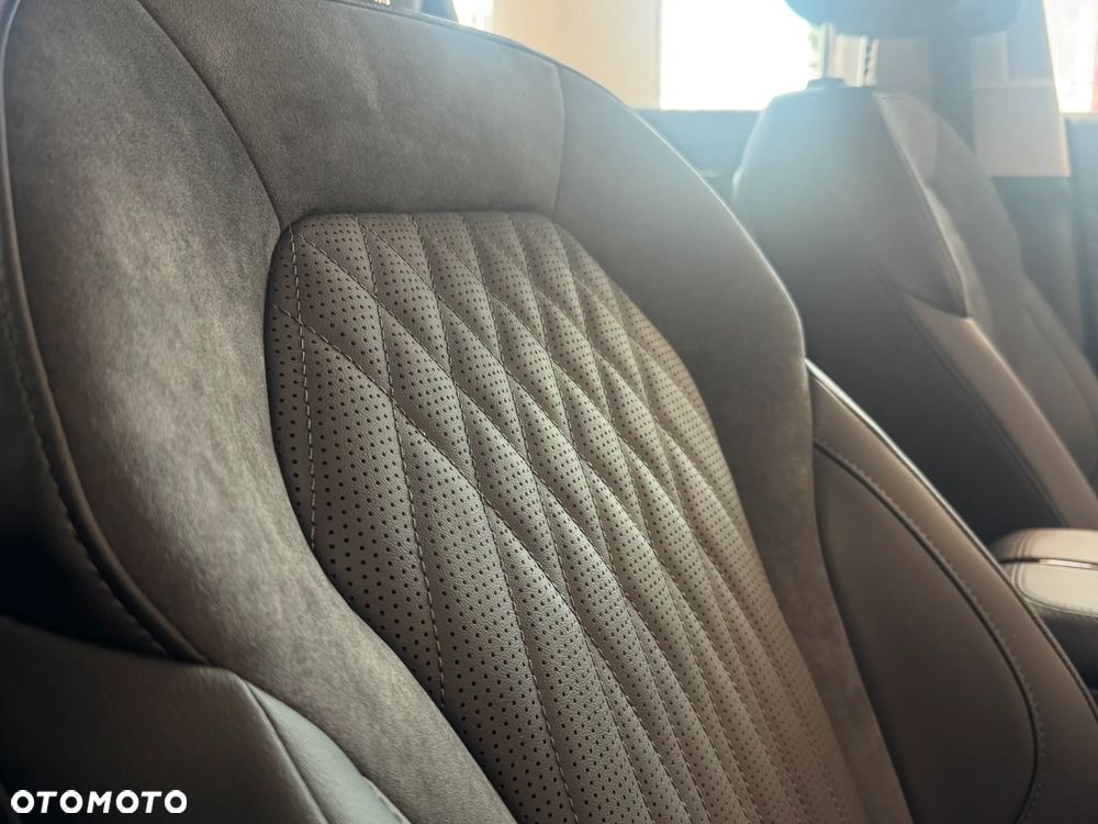 Hongqi HS5 2.0T Executive AWD - 12