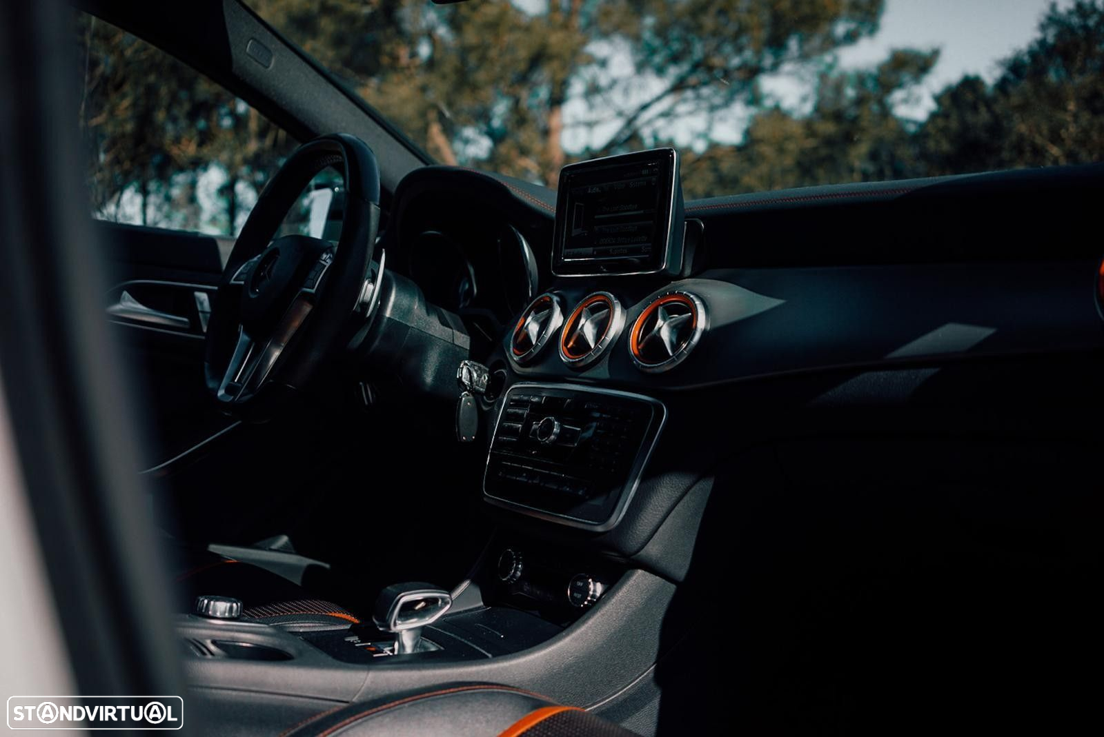 Mercedes-Benz CLA 45 AMG - 8