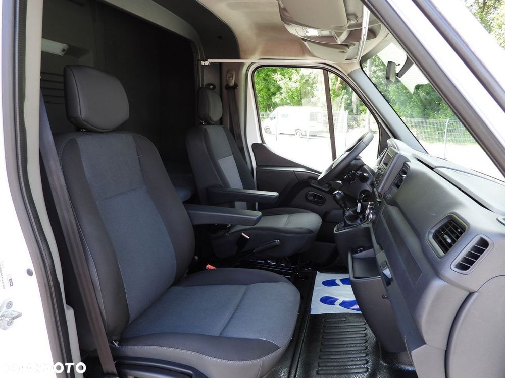 Renault MASTER PLANDEKA 10 PALET TEMPOMAT LEDY PNEUMATYKA KLIMATYZACJA  165KM - 38