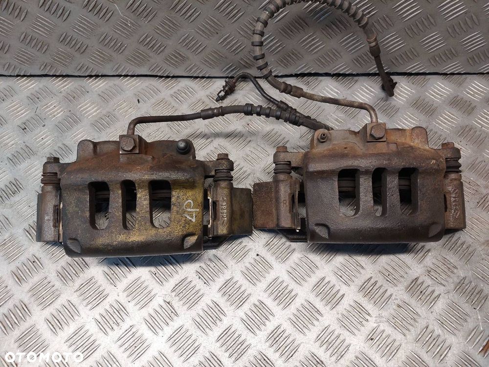 ZACISK HAMULCOWY LEWY PRZÓD + PRAWY PRZÓD CHRYSLER  PACIFICA I 3.5 V6 - 1